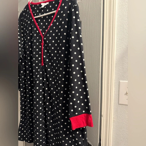 Women’s Charter Club Fleece long sleeve paja sleepshirt in black white & red 1X - Picture 3 of 7